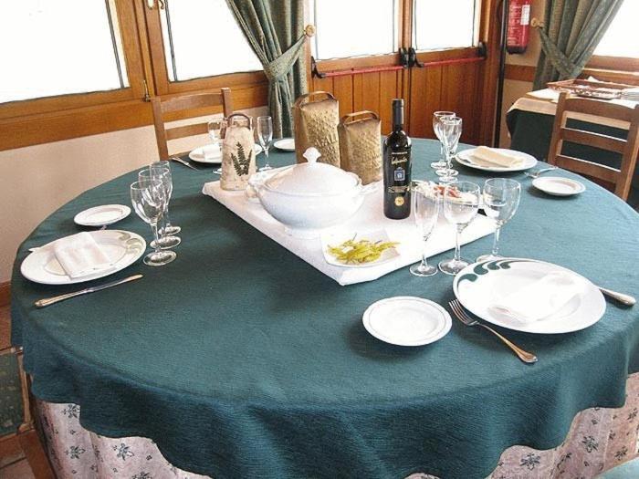 Hostal Lorentxo Olave Extérieur photo